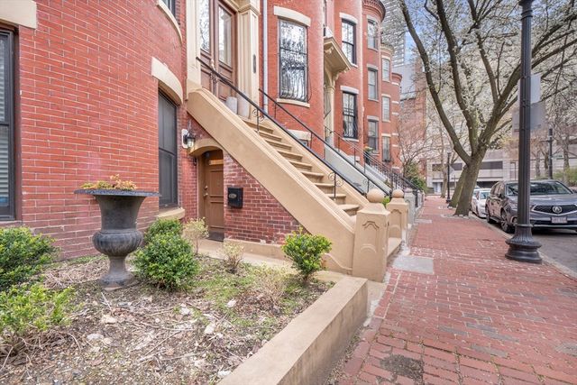 26 Yarmouth St 1, Boston, MA 02116