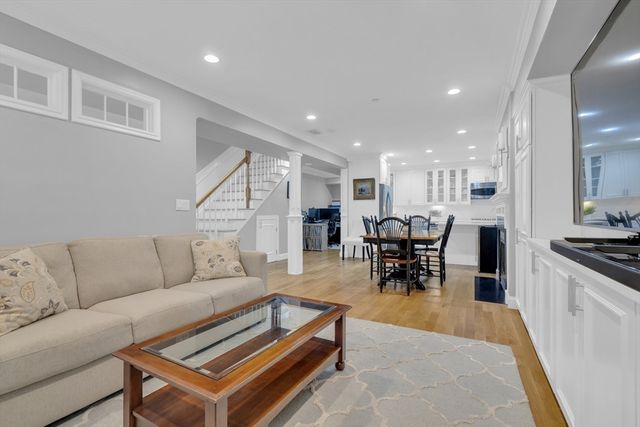26 Yarmouth St 1, Boston, MA 02116