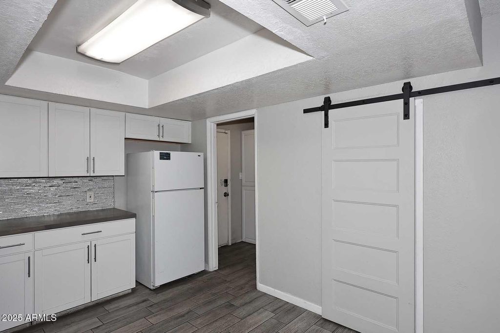 Image 1 of property listing at 2416 W CARIBBEAN Lane 2, Phoenix, AZ 85023