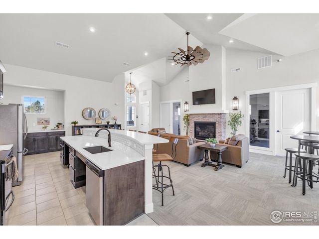 4612 Hahns Peak Dr 102, Loveland, CO 80538