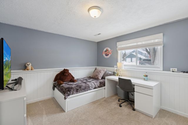 3310 Urbandale Lane N, Plymouth, MN 55447