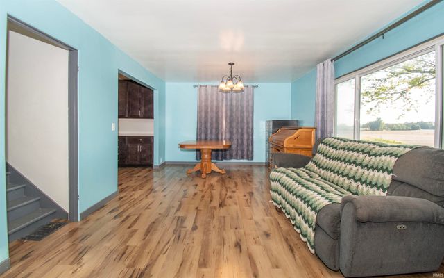 2106 Wayne Center Road, Kendallville, IN 46755