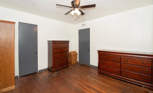 2106 Wayne Center Road, Kendallville, IN 46755