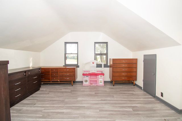 2106 Wayne Center Road, Kendallville, IN 46755