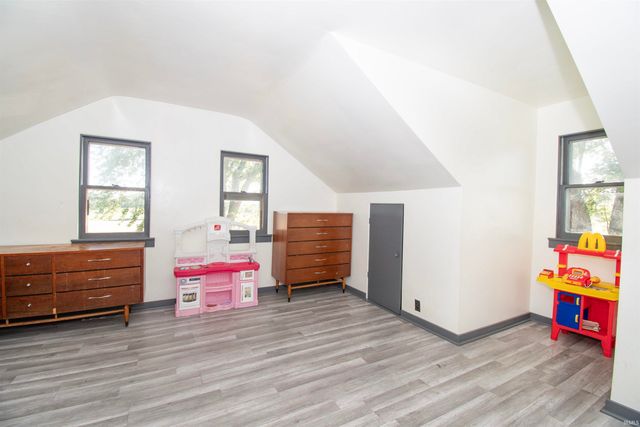 2106 Wayne Center Road, Kendallville, IN 46755