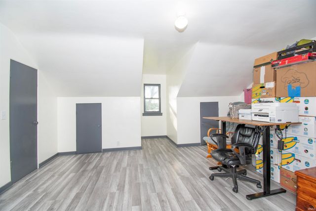 2106 Wayne Center Road, Kendallville, IN 46755