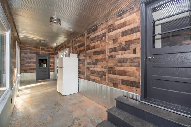 2106 Wayne Center Road, Kendallville, IN 46755