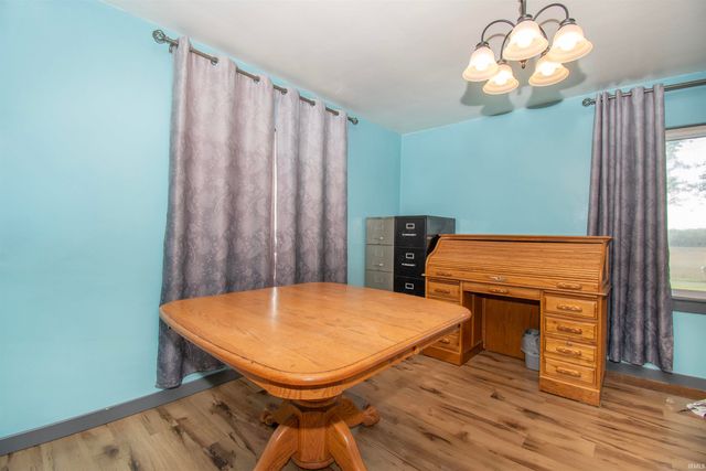 2106 Wayne Center Road, Kendallville, IN 46755