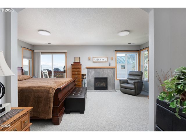 3461 Nw LEE Ave, Lincoln City, OR 97367