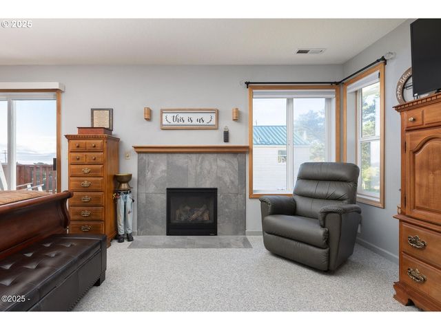 3461 Nw LEE Ave, Lincoln City, OR 97367