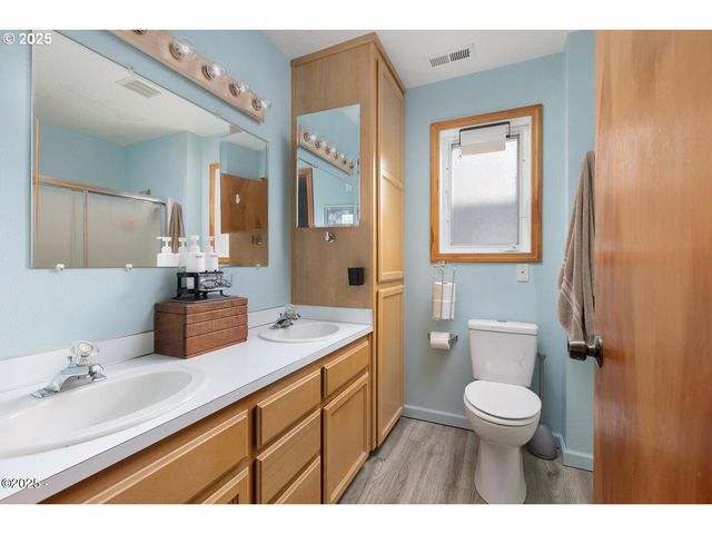 3461 Nw LEE Ave, Lincoln City, OR 97367