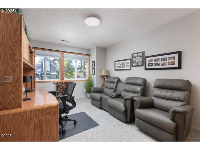 3461 Nw LEE Ave, Lincoln City, OR 97367