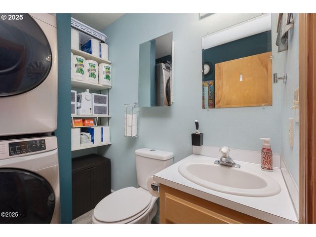 3461 Nw LEE Ave, Lincoln City, OR 97367