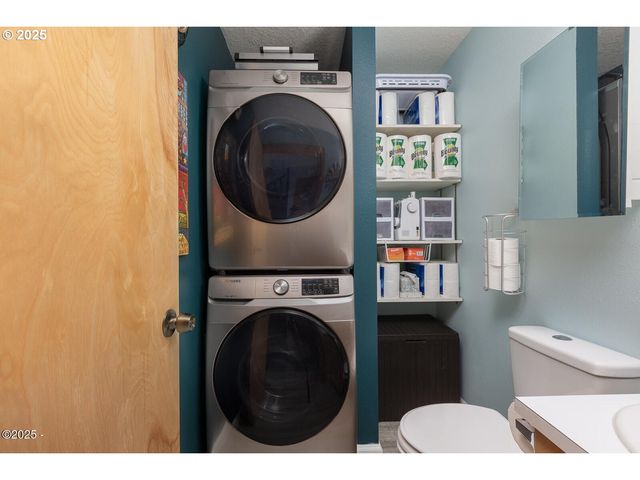 3461 Nw LEE Ave, Lincoln City, OR 97367