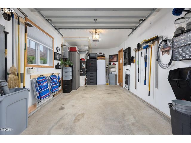 3461 Nw LEE Ave, Lincoln City, OR 97367