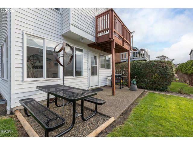 3461 Nw LEE Ave, Lincoln City, OR 97367