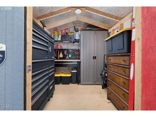 3461 Nw LEE Ave, Lincoln City, OR 97367