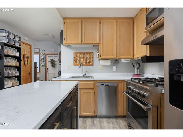 3461 Nw LEE Ave, Lincoln City, OR 97367