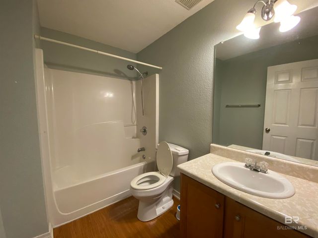 8057 Deerwood Drive, Daphne, AL 36526