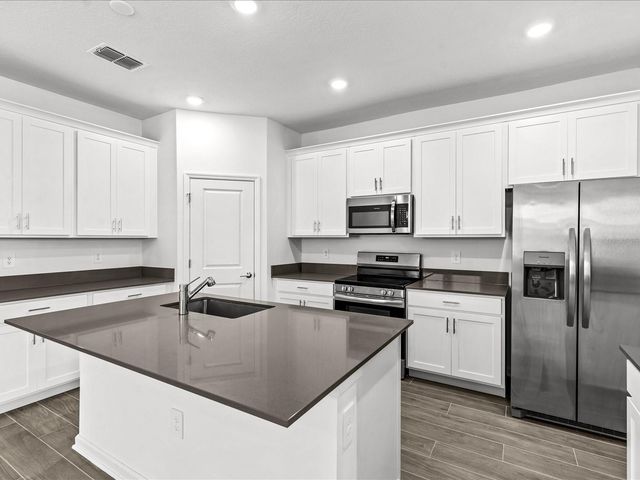 2952 ARMSTRONG AVENUE, Clermont, FL 34714