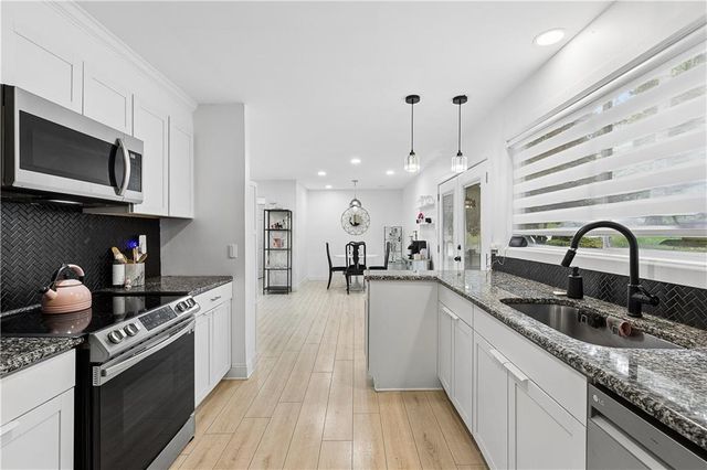 700 Cedar Knoll Drive, Roswell, GA 30076