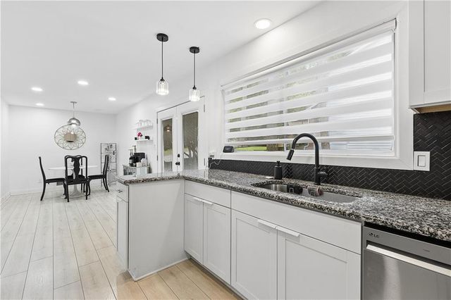 700 Cedar Knoll Drive, Roswell, GA 30076