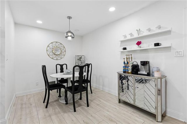 700 Cedar Knoll Drive, Roswell, GA 30076