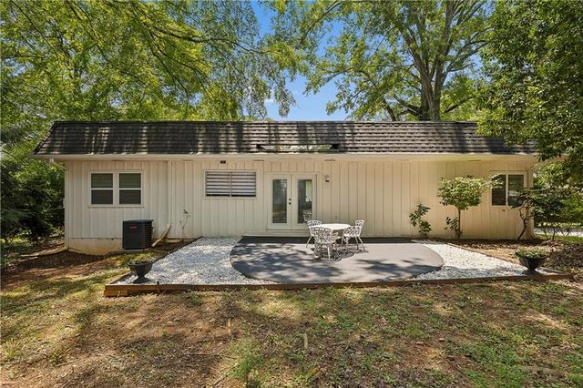 700 Cedar Knoll Drive, Roswell, GA 30076