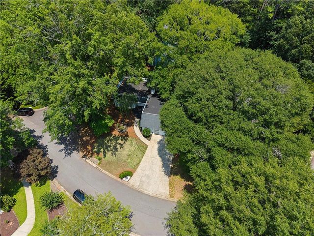 700 Cedar Knoll Drive, Roswell, GA 30076