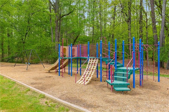 700 Cedar Knoll Drive, Roswell, GA 30076