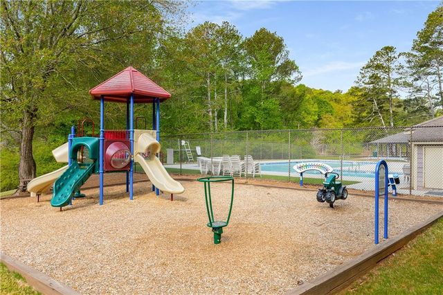 700 Cedar Knoll Drive, Roswell, GA 30076