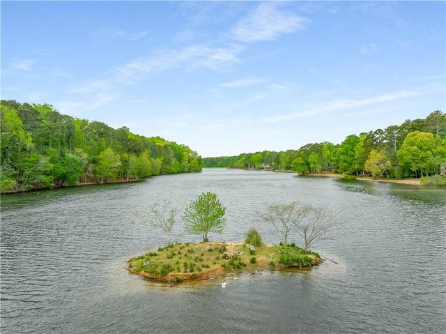 700 Cedar Knoll Drive, Roswell, GA 30076