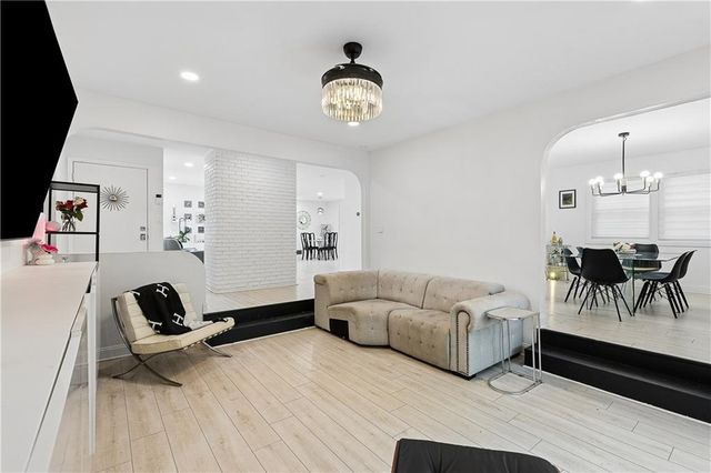700 Cedar Knoll Drive, Roswell, GA 30076