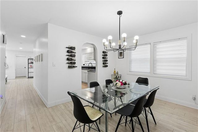 700 Cedar Knoll Drive, Roswell, GA 30076