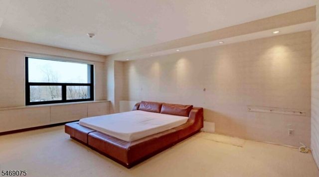 2 Claridge Dr. 1LE 1LE, Verona Twp., NJ 07044