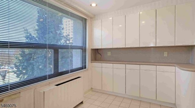 2 Claridge Dr. 1LE 1LE, Verona Twp., NJ 07044