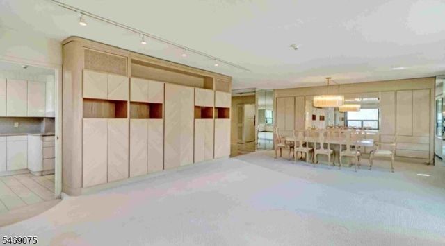 2 Claridge Dr. 1LE 1LE, Verona Twp., NJ 07044