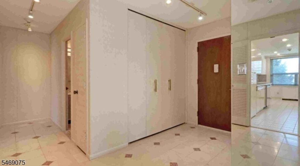 2 Claridge Dr. 1LE 1LE, Verona Twp., NJ 07044 — photo 2