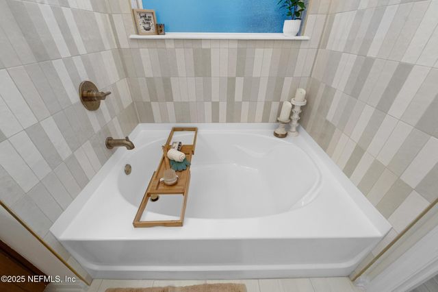 12180 JADE POINT Court, Jacksonville, FL 32218