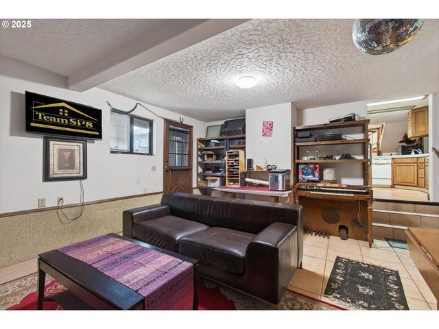 50316 COLUMBIA RIVER Hwy, Scappoose, OR 97056