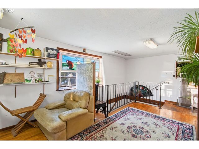 50316 COLUMBIA RIVER Hwy, Scappoose, OR 97056