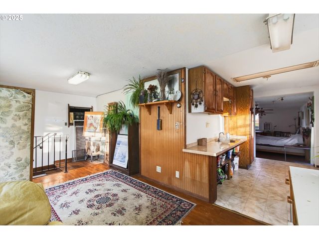 50316 COLUMBIA RIVER Hwy, Scappoose, OR 97056