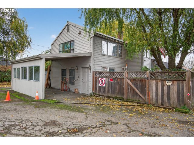 50316 COLUMBIA RIVER Hwy, Scappoose, OR 97056