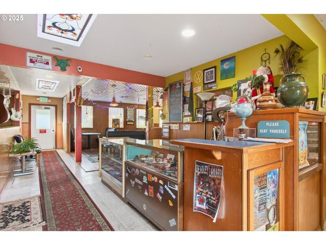 50316 COLUMBIA RIVER Hwy, Scappoose, OR 97056