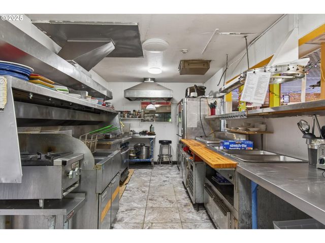 50316 COLUMBIA RIVER Hwy, Scappoose, OR 97056