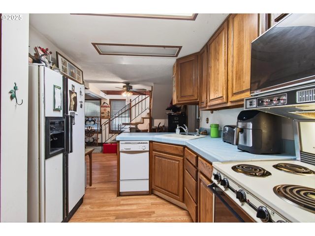 50316 COLUMBIA RIVER Hwy, Scappoose, OR 97056