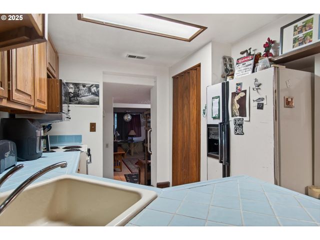 50316 COLUMBIA RIVER Hwy, Scappoose, OR 97056