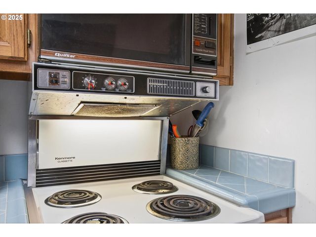 50316 COLUMBIA RIVER Hwy, Scappoose, OR 97056