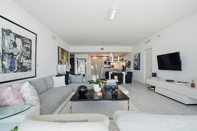 17301 Biscayne Boulevard 1905, North Miami Beach, FL 33160