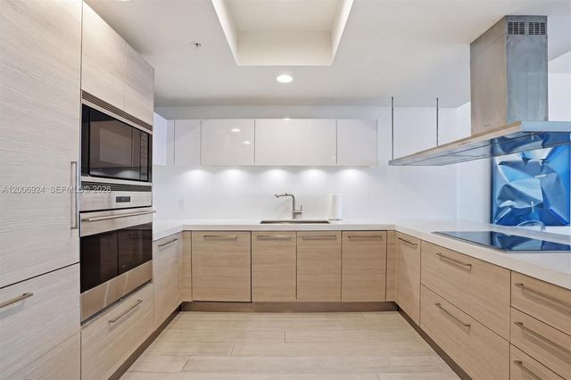 17301 Biscayne Boulevard 1905, North Miami Beach, FL 33160
